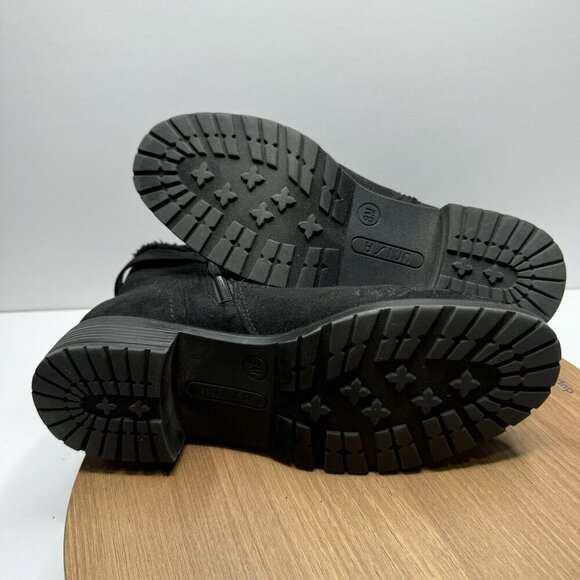 Unisa All Black Ankle Faux Suede Boots Faux Fur Lining Buckle Straps Size 8M - Picture 2 of 6